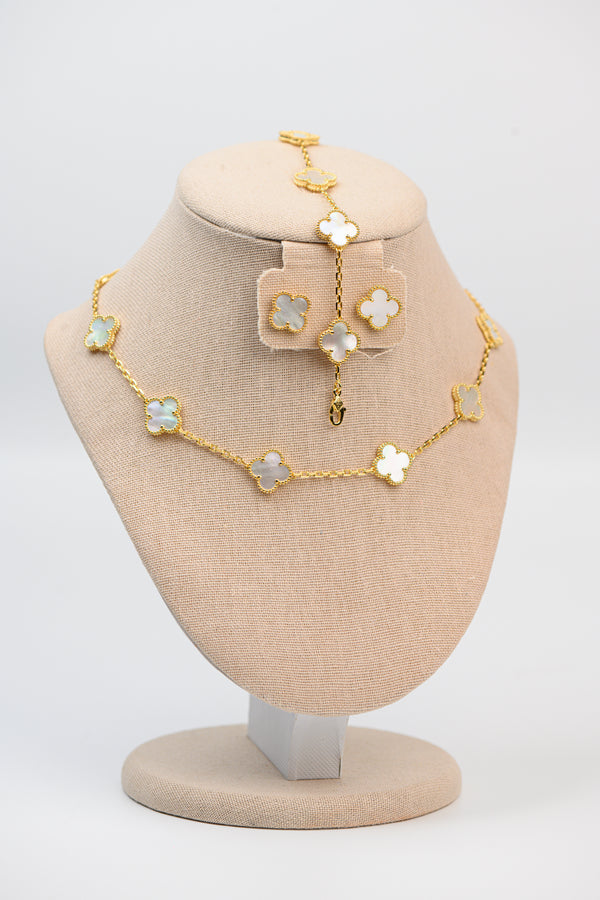 Set : Cadena multiple blanco perlado + aretes + brazalete