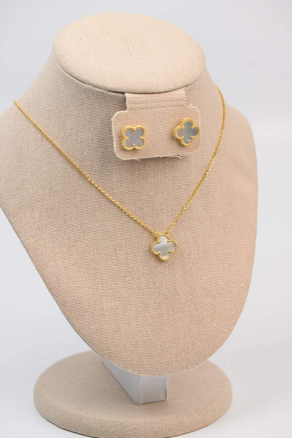 Set : Cadena simple blanca + aretes